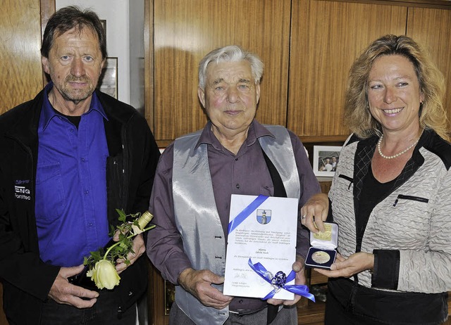 Zu seinem 75. Geburtstag wurde Edwin K...te der Stadt Sthlingen ausgezeichnet.  | Foto: Dietmar Noeske