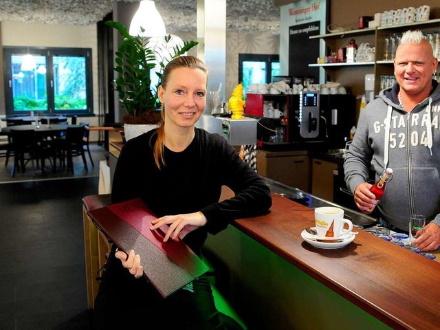 Restaurantleiterin Sylvana Seiffert un...im neuen Wentzinger Hof im Sthlinger   | Foto: Thomas Kunz