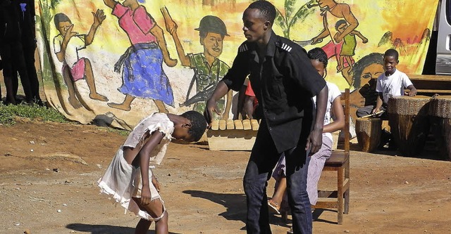 Begegnung mit Kultur aus Uganda:  Juge...irembe&#8220; in der Region auffhren.  | Foto: Privat