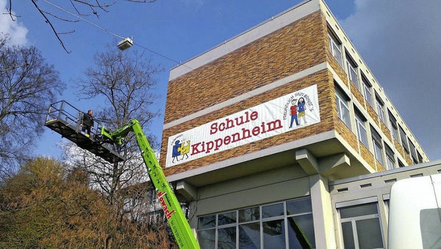 Auch das Banner an der Schule kann die Schler nicht nach Kippenheim locken.   | Foto: schule