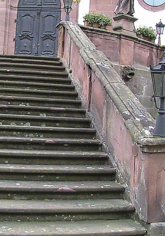 Sanierungsfall: die Treppenanlage von St. Bartholomus.  | Foto: Privat