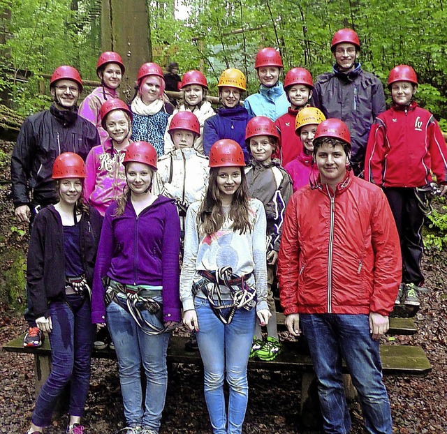 Kinder und Jugendliche des Leichtathle...im Kletterwald in Bombach ihren Spa.   | Foto: BZ