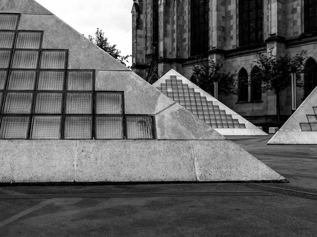 Schwarz-weiß steht Basel gut. Schwarz-weiß steht Basel gut.