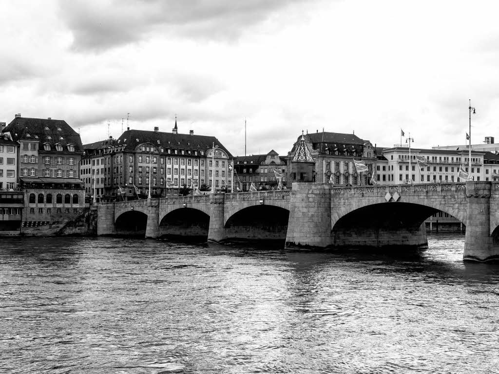 Schwarz-weiß steht Basel gut. Schwarz-weiß steht Basel gut.