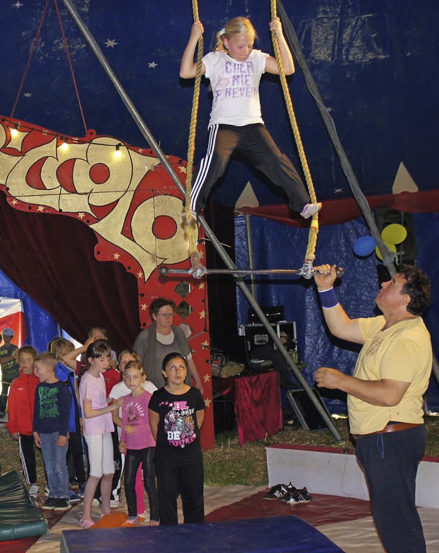 Projektwoche Zirkus in der Grundschule...er fr den groen Auftritt am Samstag.  | Foto: Ilona Hge