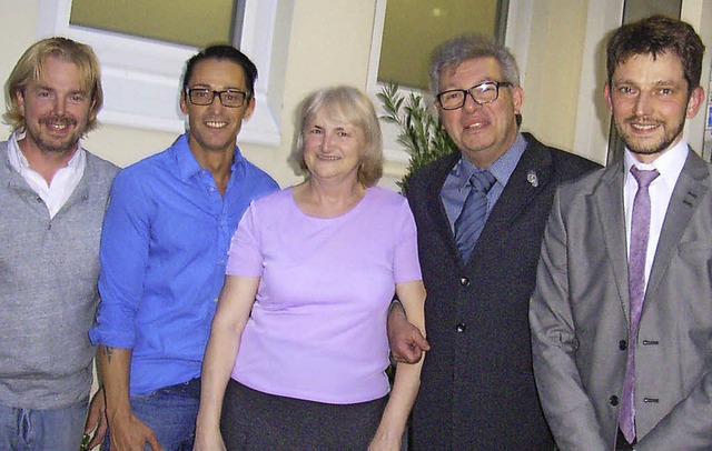 Oliver Bohn, Peter Hauth, Ingrid Broka...Jeschke, Lars Holfelder (von rechts).   | Foto: Jo Hgg