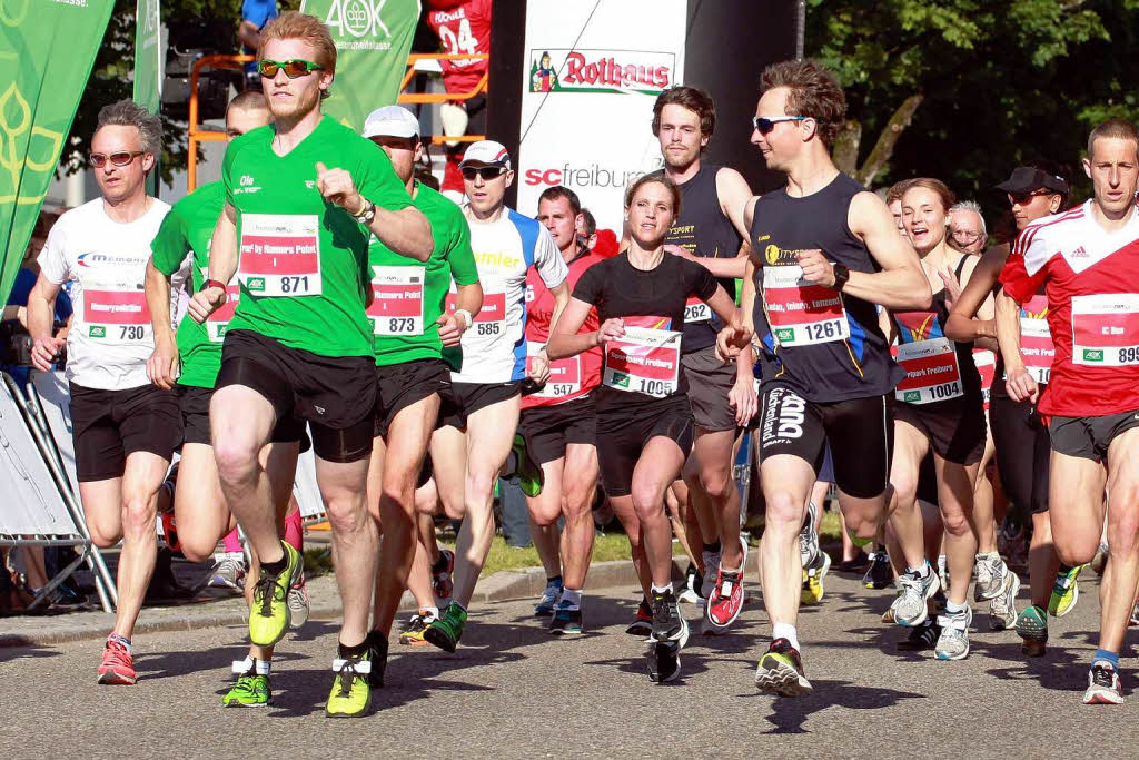 Business Run in Freiburg: Bei dem Firmenlauf ber sechs Kilometer rund um das SC-Stadion und entlang der Dreisam werden jeweils die Zeiten von drei Lufern einer Firma zusammen gewertet. Mit einer Gesamtzeit von 1:01:17 Stunde lie das Team 