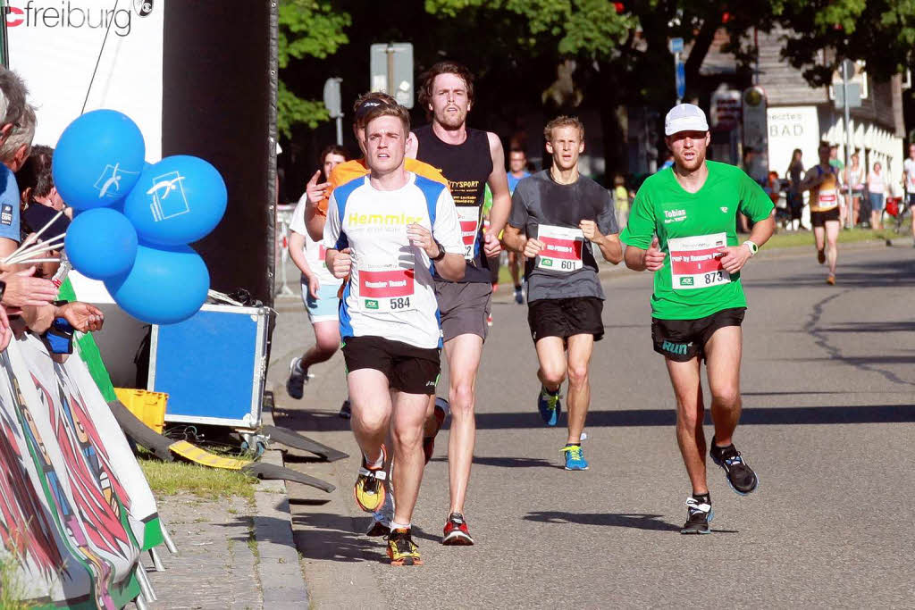 Business Run in Freiburg: Bei dem Firmenlauf ber sechs Kilometer rund um das SC-Stadion und entlang der Dreisam werden jeweils die Zeiten von drei Lufern einer Firma zusammen gewertet. Mit einer Gesamtzeit von 1:01:17 Stunde lie das Team 