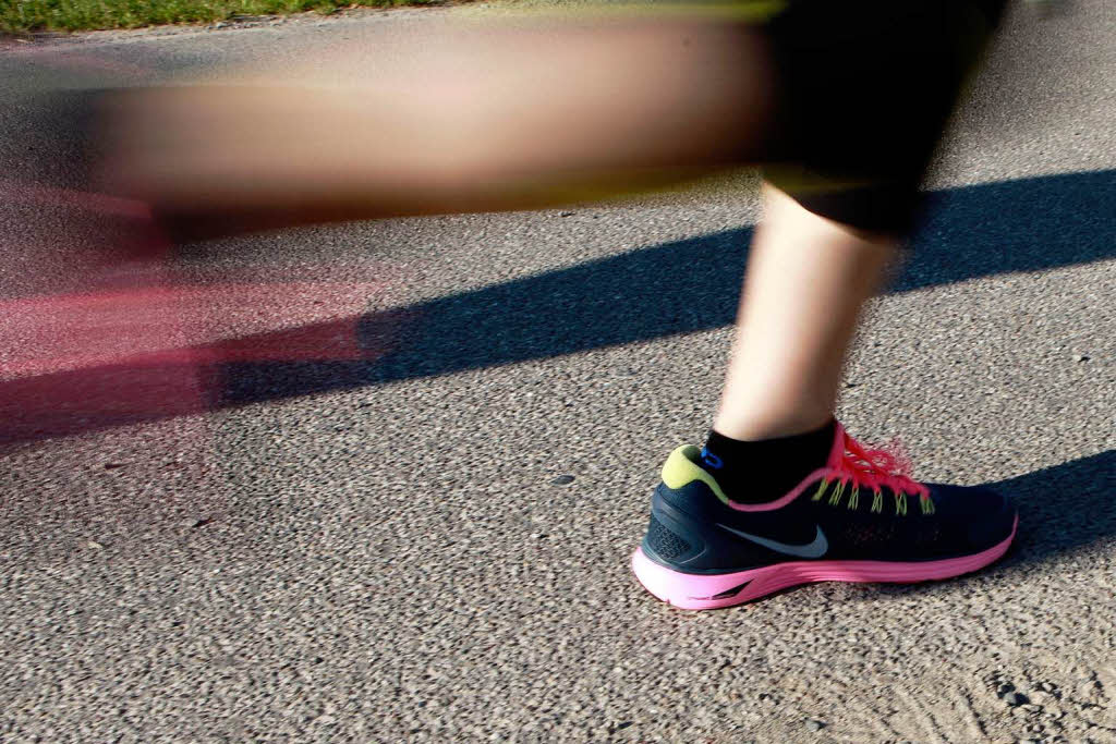 Business Run in Freiburg: Bei dem Firmenlauf ber sechs Kilometer rund um das SC-Stadion und entlang der Dreisam werden jeweils die Zeiten von drei Lufern einer Firma zusammen gewertet. Mit einer Gesamtzeit von 1:01:17 Stunde lie das Team 