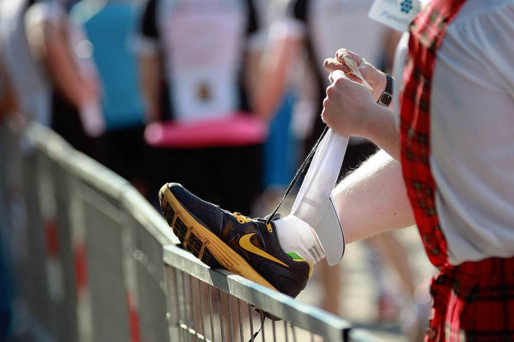 Business Run in Freiburg: Bei dem Firmenlauf ber sechs Kilometer rund um das SC-Stadion und entlang der Dreisam werden jeweils die Zeiten von drei Lufern einer Firma zusammen gewertet. Mit einer Gesamtzeit von 1:01:17 Stunde lie das Team 