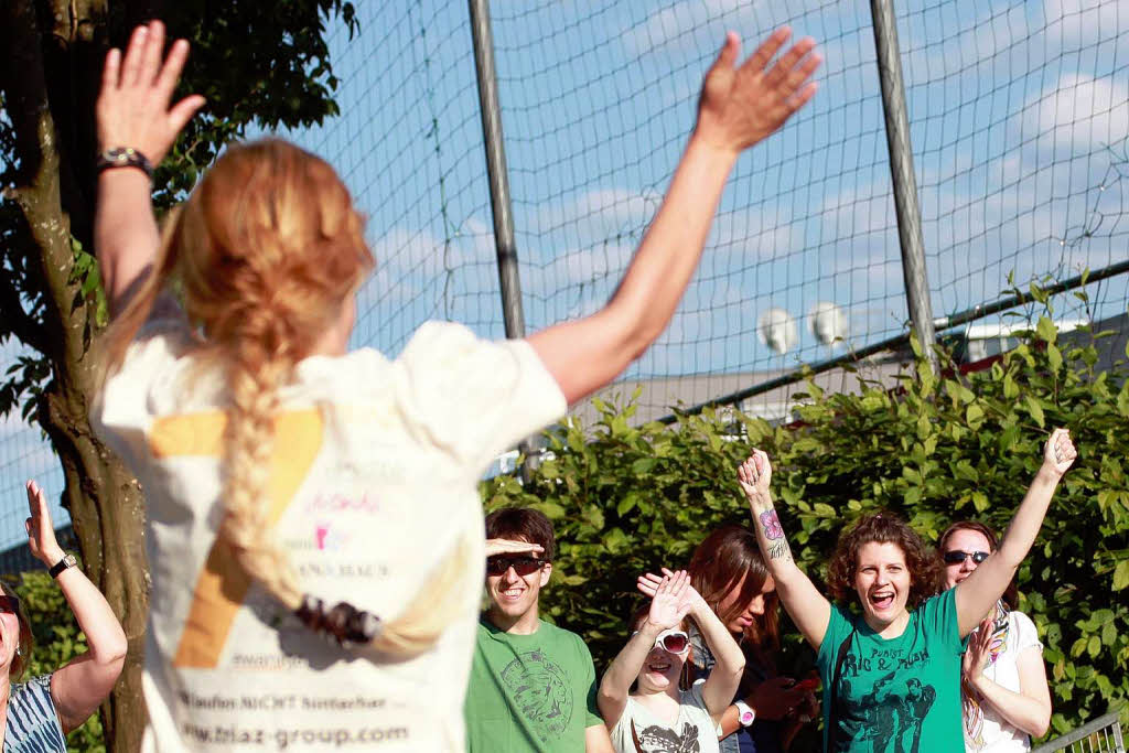 Business Run in Freiburg: Bei dem Firmenlauf ber sechs Kilometer rund um das SC-Stadion und entlang der Dreisam werden jeweils die Zeiten von drei Lufern einer Firma zusammen gewertet. Mit einer Gesamtzeit von 1:01:17 Stunde lie das Team 