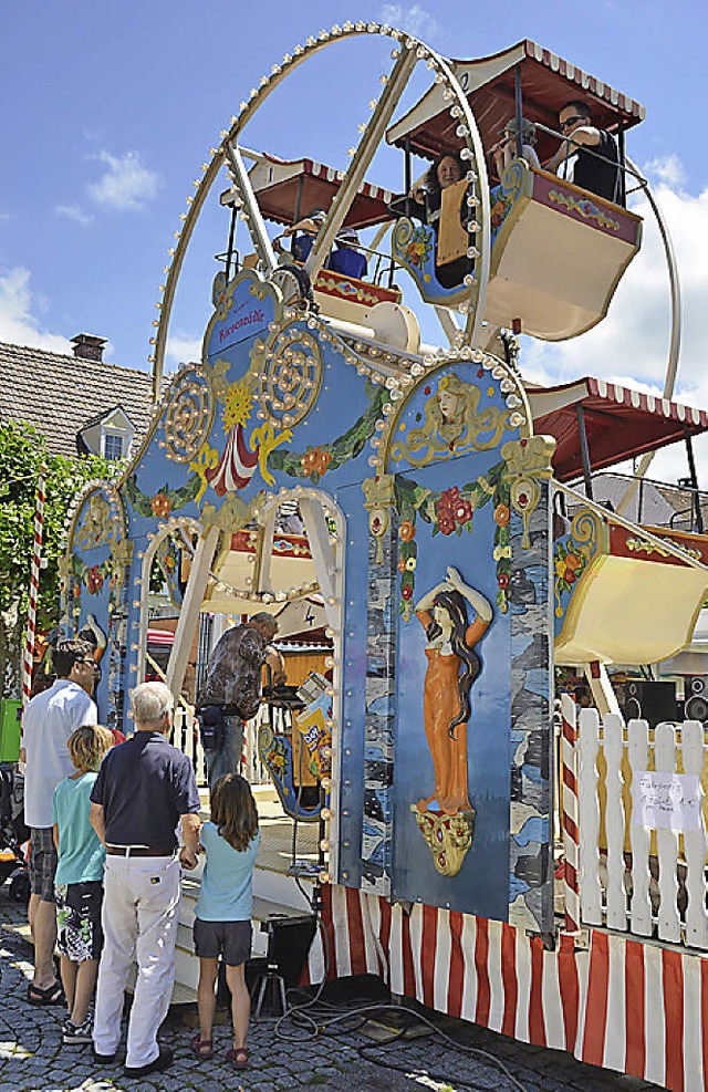 Fr den Nachwuchs dreht sich beim Stdtlitag Kandern  das Karussel.   | Foto:  Markus Maier