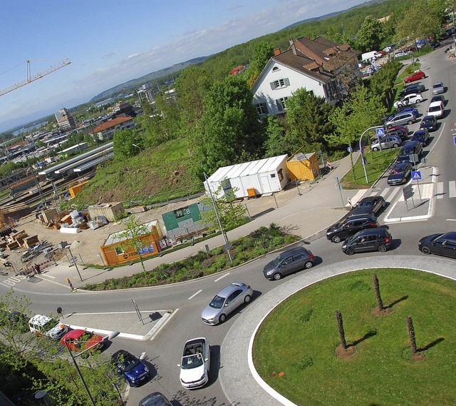 Die Stadt will das Hangkantengrundstc...egen den Termin gibt es nun Einwnde.   | Foto: Lauber