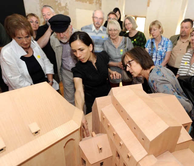 Was sich bei der Museumssanierung  sch..., wollten die Gste ganz genau wissen.  | Foto: Rita Eggstein