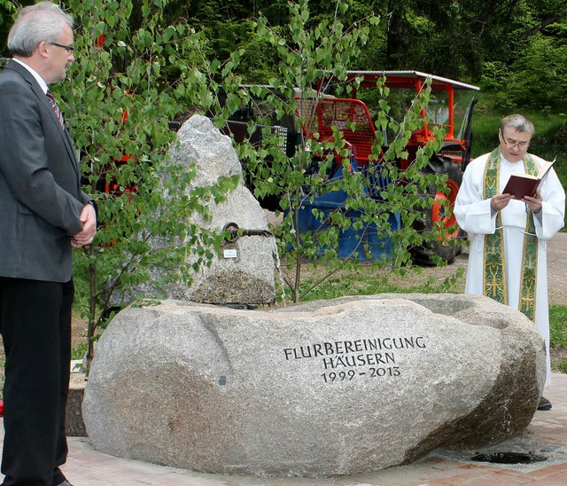 Ein neuer Brunnen an der Wittlisberger...r, auf einem Traktor Platz zu nehmen.   | Foto: Cornelia Liebwein