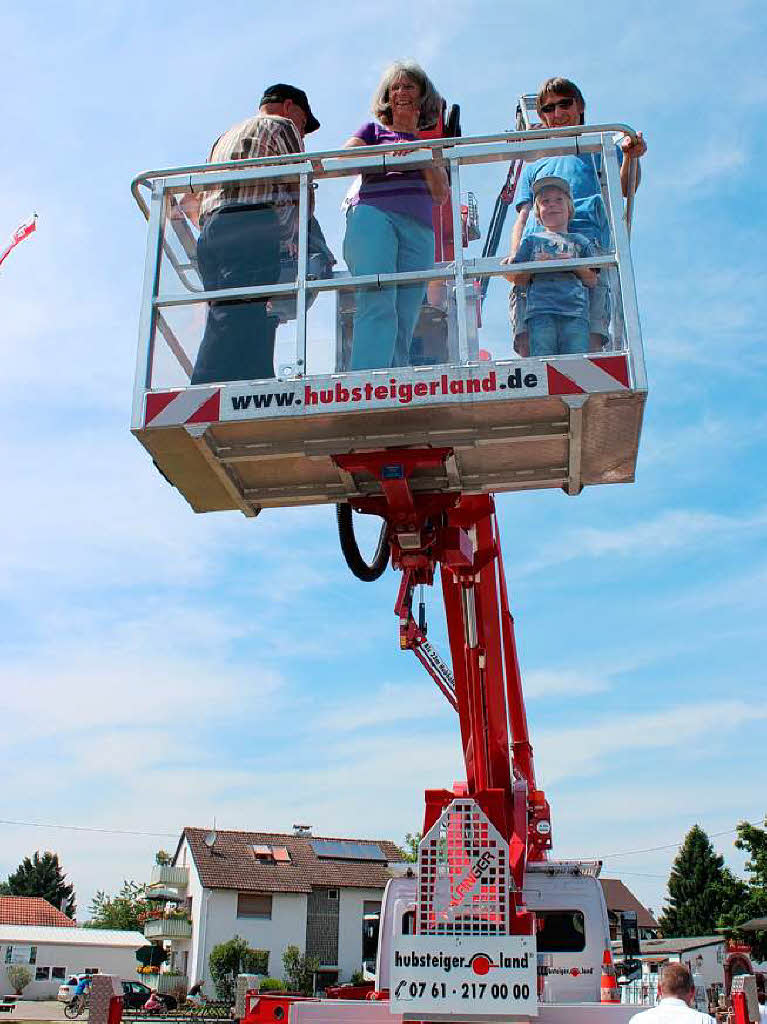 Hoch hinaus konnten Besucher mit dem Hubsteiger fahren.