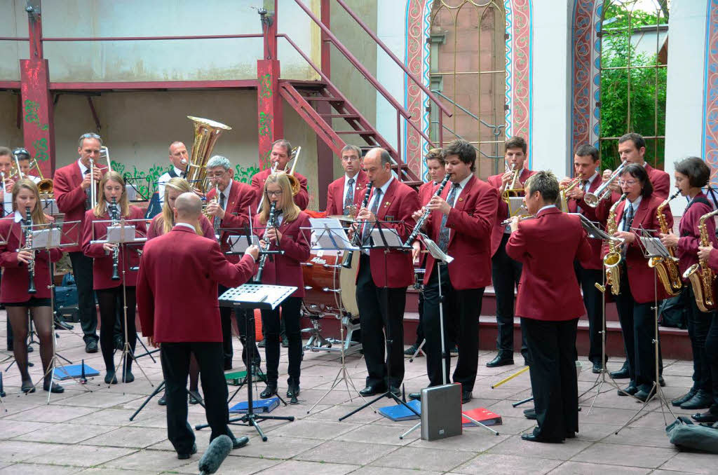 Die Breisacher Stadtmusik spielte zur Premiere.