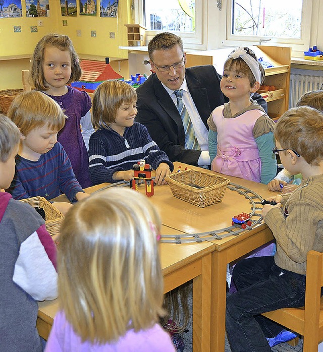 Auch wenn Brgermeister Ackermann das ...nger Kinder braucht es mehr Personal.   | Foto: Umi