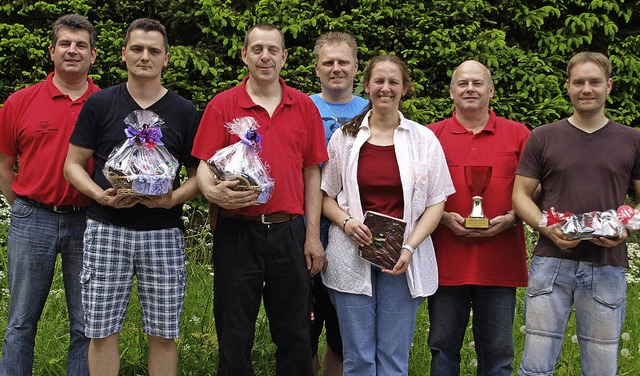 Oberschtzenmeister Dietmar Eschbacher...ar Ganter und Dierk Hirt (von links).   | Foto: Schle