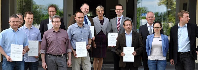 Landrtin Dorothea Strr-Ritter (Mitte...gten Betriebe die Ecofit-Zertifikate.   | Foto: Rainer Ruther