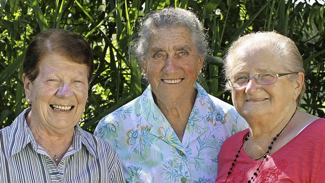 Zusammengerechnet singen sie knapp zwe...ahre) und  Maria Herdrich (67 Jahre).   | Foto: Adelbert Mutz