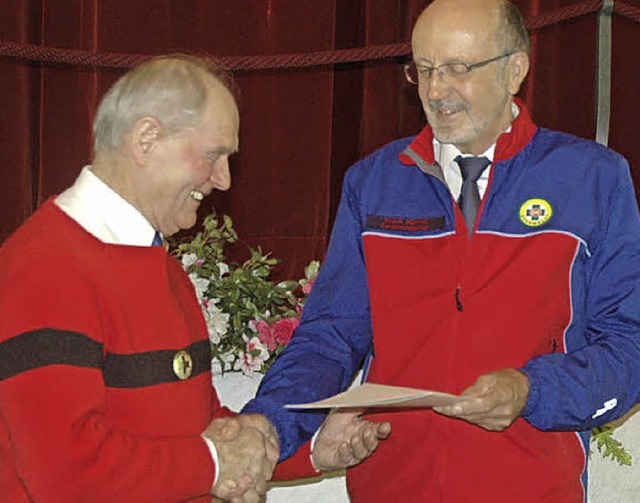 Lorenz Dietsche (links) wird vom Lande..., fr 40 Jahre Mitgliedschaft geehrt.   | Foto: Christiane Sahli