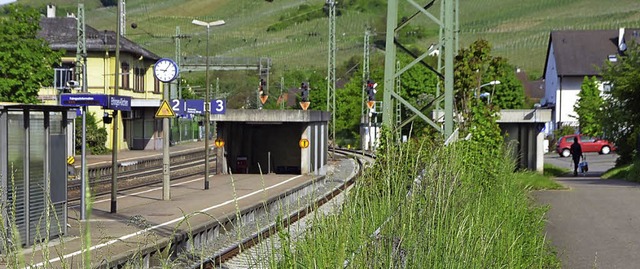 Die Bahn plant einen Aufzug am Bahnhof...Egringer Strae hin (rechts)  weiter.   | Foto: Langelott