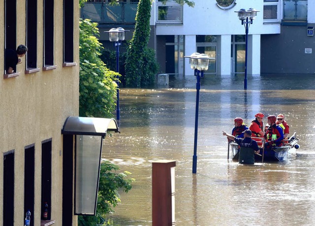 Stark vom Hochwasser betroffen:  Schnebeck sdstlich von Magdeburg  | Foto: dpa