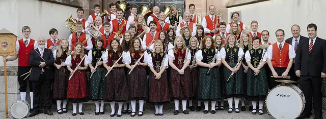 Die Stadtmusik Schnau im Jubilumsjah...ten Peter Lastein (vorne, ganz links)   | Foto: Privat