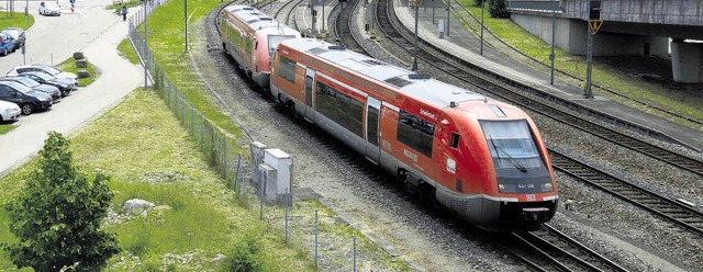 Die Hochrheinbahn verbindet bis heute Waldshut mit Konstanz.   | Foto: HERBST