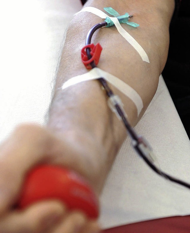 In ein paar Minuten ist es berstanden...hen dazu bereit, ihr Blut zu spenden.   | Foto: dapd