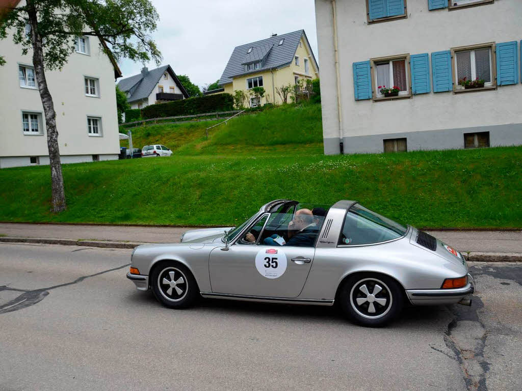 Jede Menge Traumwagen: Bei der Oldtimerrallye Paul-Pietsch-Classic fahren 102 Automobilklassiker durch den Schwarzwald. Jede Menge Traumwagen: Bei der Oldtimerrallye Paul-Pietsch-Classic fahren 102 Automobilklassiker durch den Schwarzwald.