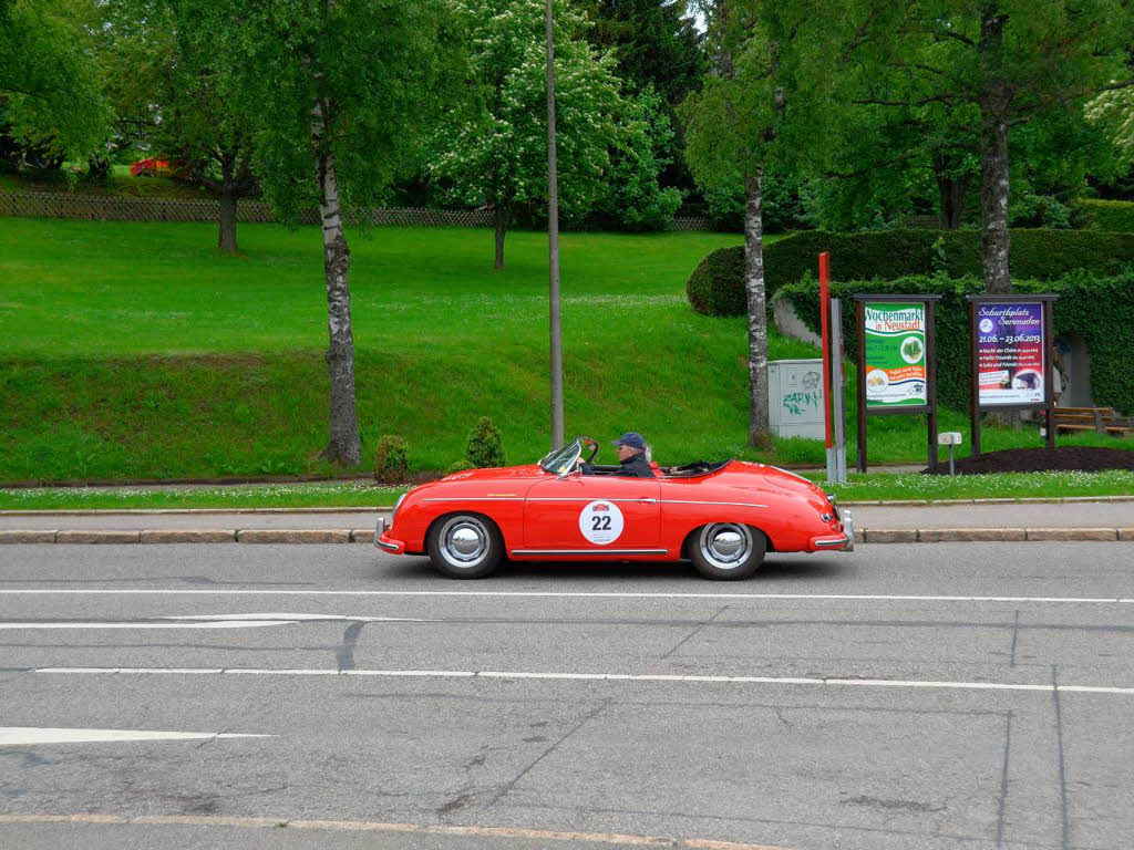 Jede Menge Traumwagen: Bei der Oldtimerrallye Paul-Pietsch-Classic fahren 102 Automobilklassiker durch den Schwarzwald. Jede Menge Traumwagen: Bei der Oldtimerrallye Paul-Pietsch-Classic fahren 102 Automobilklassiker durch den Schwarzwald.