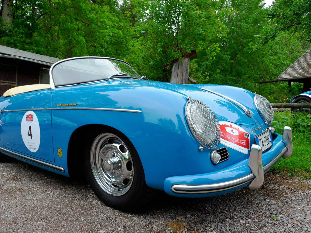 Jede Menge Traumwagen: Bei der Oldtimerrallye Paul-Pietsch-Classic fahren 102 Automobilklassiker durch den Schwarzwald. Jede Menge Traumwagen: Bei der Oldtimerrallye Paul-Pietsch-Classic fahren 102 Automobilklassiker durch den Schwarzwald.