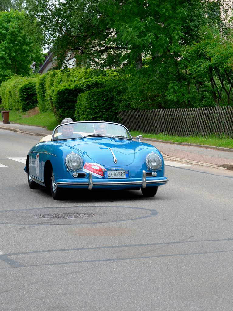 Jede Menge Traumwagen: Bei der Oldtimerrallye Paul-Pietsch-Classic fahren 102 Automobilklassiker durch den Schwarzwald. Jede Menge Traumwagen: Bei der Oldtimerrallye Paul-Pietsch-Classic fahren 102 Automobilklassiker durch den Schwarzwald.