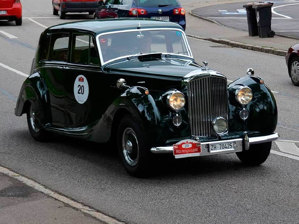 Jede Menge Traumwagen: Bei der Oldtimerrallye Paul-Pietsch-Classic fahren 102 Automobilklassiker durch den Schwarzwald. Jede Menge Traumwagen: Bei der Oldtimerrallye Paul-Pietsch-Classic fahren 102 Automobilklassiker durch den Schwarzwald.