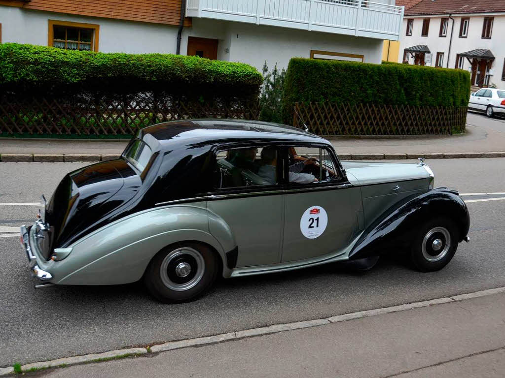 Jede Menge Traumwagen: Bei der Oldtimerrallye Paul-Pietsch-Classic fahren 102 Automobilklassiker durch den Schwarzwald. Jede Menge Traumwagen: Bei der Oldtimerrallye Paul-Pietsch-Classic fahren 102 Automobilklassiker durch den Schwarzwald.
