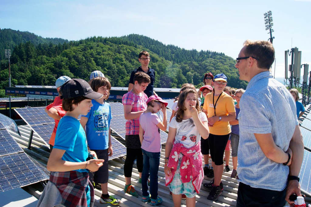 (Fast) alleine im Mage-Solar-Stadion: Grundschüler aus Bachheim-Unadingen. (Fast) alleine im Mage-Solar-Stadion: Grundschüler aus Bachheim-Unadingen.