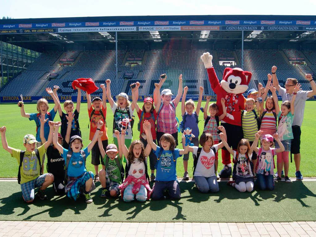 (Fast) alleine im Mage-Solar-Stadion: Grundschüler aus Bachheim-Unadingen. (Fast) alleine im Mage-Solar-Stadion: Grundschüler aus Bachheim-Unadingen.