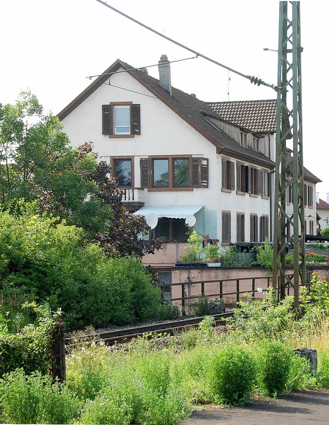 Anstelle dieses Gebudes am Heldelinge...ein achtstckiges Hochhaus entstehen.   | Foto: Lauber