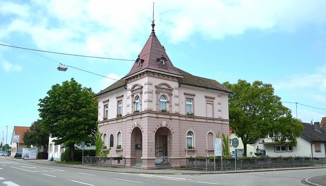 Das frhere Rathaus in Seefelden ist h...uch Rume fr Vereine nutzbar werden.   | Foto: umiger