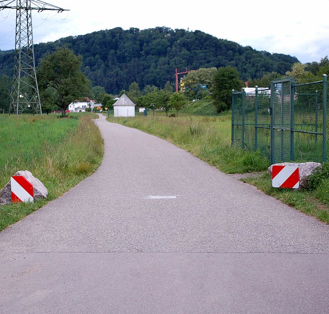 Findlinge rechts und links des Weges m... nicht mehr leicht abschraubbar sein.   | Foto: Hildegard Siebold