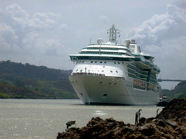Bekommt Konkurrenz: der Panamakanal.  | Foto: dpa