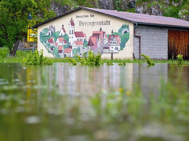 berschwemmungen wie in Veringenstadt ...rg ebenfalls hohe Schden angerichtet.  | Foto: dpa