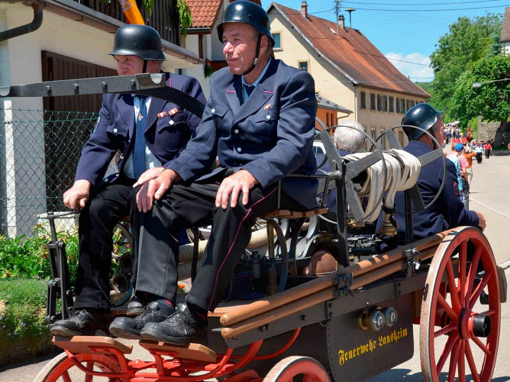 Die Lausheimer hatten auch ein altes Fahrzeug aus dem Jahre 1891 dabei. Die Lausheimer hatten auch ein altes Fahrzeug aus dem Jahre 1891 dabei.