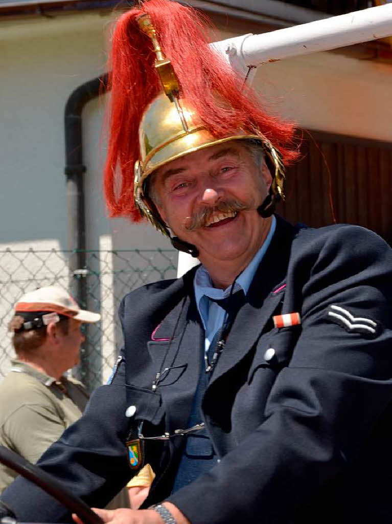 Mit einem ganzen Fuhrpark historischer Fahrzeuge war die Feuerwehr Bonndorf nach Grimmelshofen gekommen. Mit einem ganzen Fuhrpark historischer Fahrzeuge war die Feuerwehr Bonndorf nach Grimmelshofen gekommen.