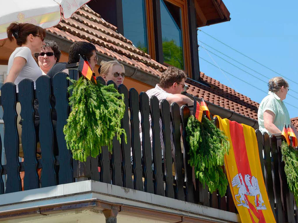 Vom Balkon aus hatten diese Zuschauer einen guten Überblick. Vom Balkon aus hatten diese Zuschauer einen guten Überblick.