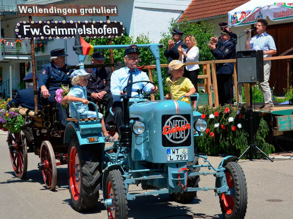 Die Feuerwehr Wellendingen gratulierte. Die Feuerwehr Wellendingen gratulierte.