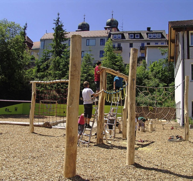 Aus dem Schulhof St. Mrgen ist in den...den  ein Abenteuerspielplatz geworden.  | Foto: Heinrich Fehrenbach