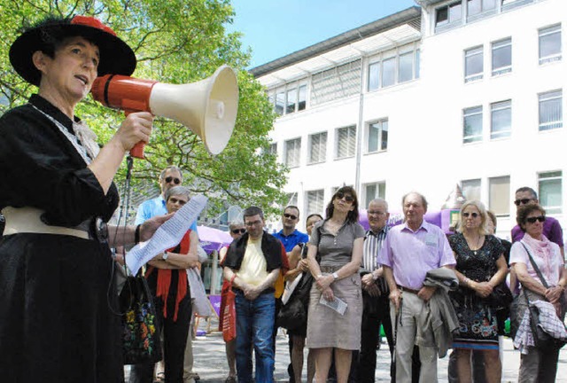 Eveline Klein als Rosa Luxemburg, die ...ember 1910 im Markgrfler Hof sprach.   | Foto: Thomas Loisl Mink